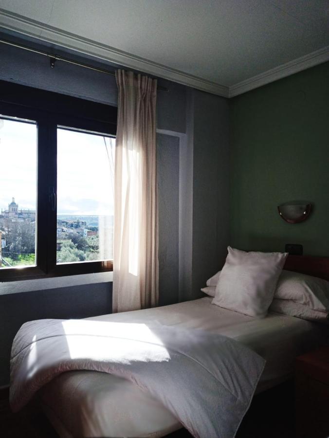 Hotel Los Kekes Coria Exterior photo